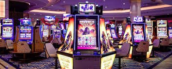 Giao diện phòng bingo trực tuyến 32vin trên điện thoại với bảng số và người chơi tham gia sôi động